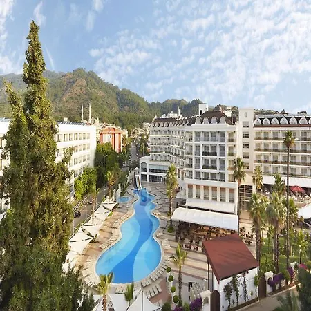 فندق Grand Ideal Premium 3*